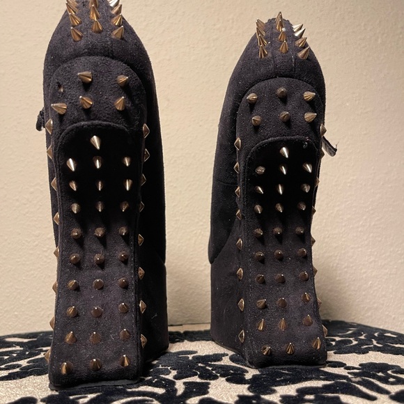 Heel-less, Buckle, Anti-gravity, Platform Spiked Wedge Heels - Picture 11 of 14